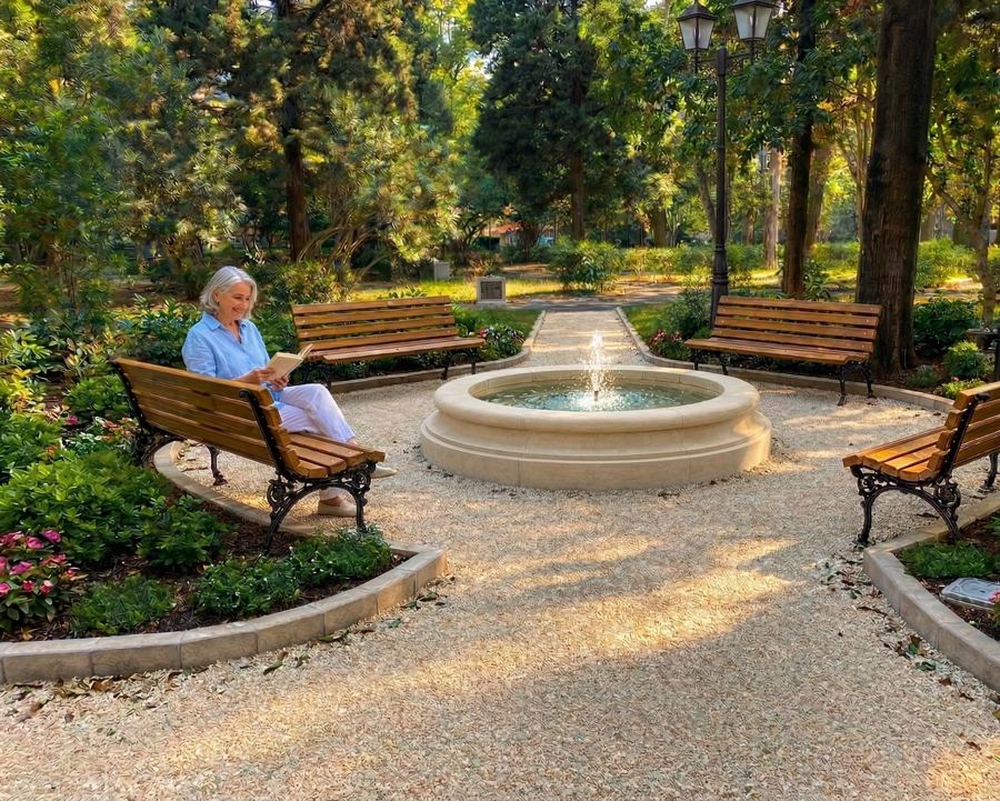 Dvorski park na Topolici u Baru, fontana i staze